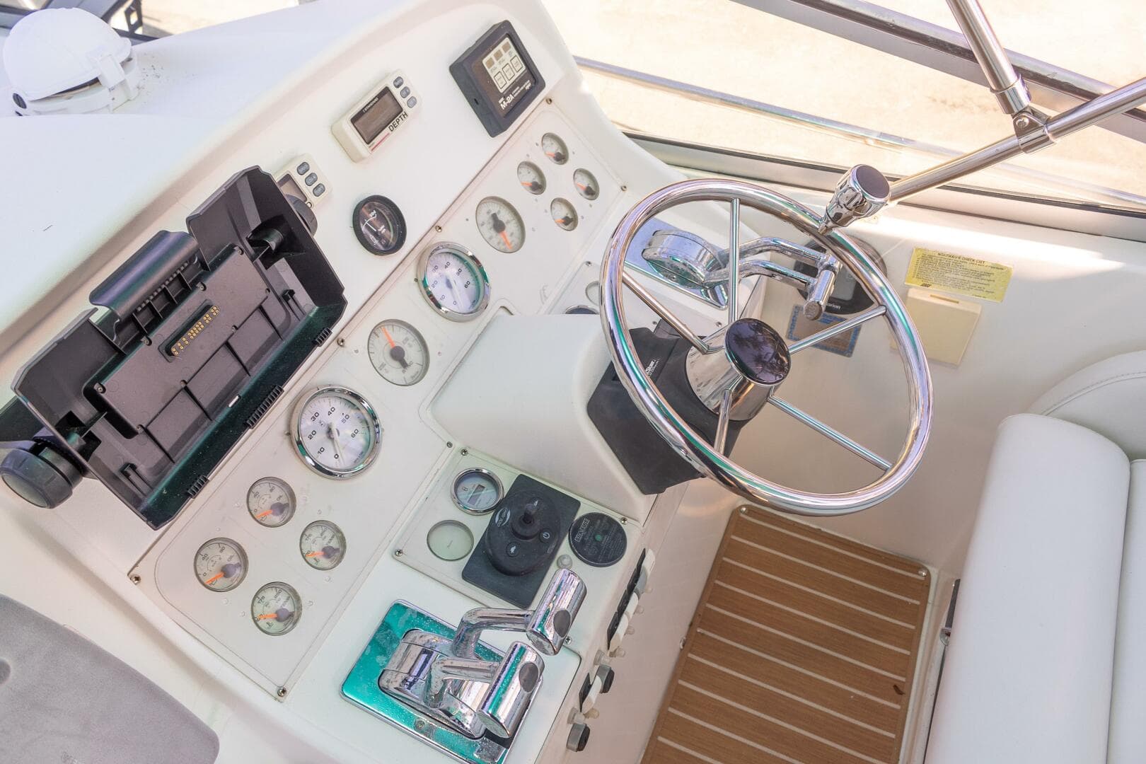 1995 Cruisers 3570 Esprit — photo 18