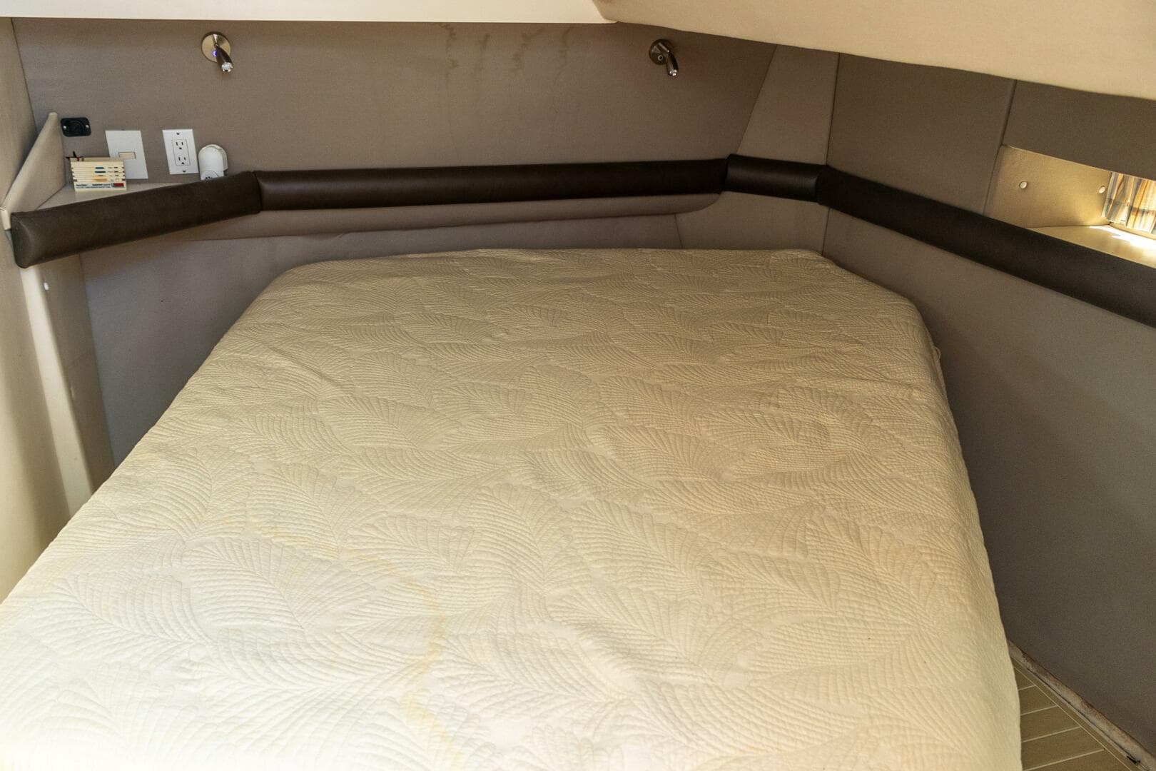 1995 Cruisers 3570 Esprit — photo 35