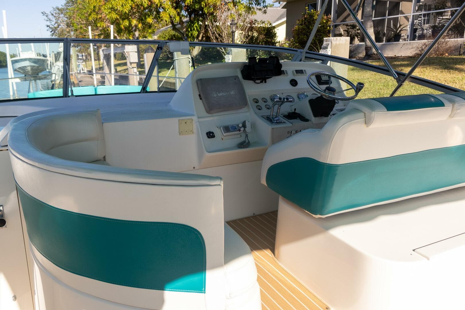 1995 Cruisers 3570 Esprit — photo 9