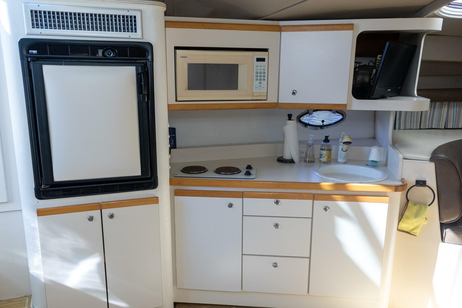 1995 Cruisers 3570 Esprit — photo 27