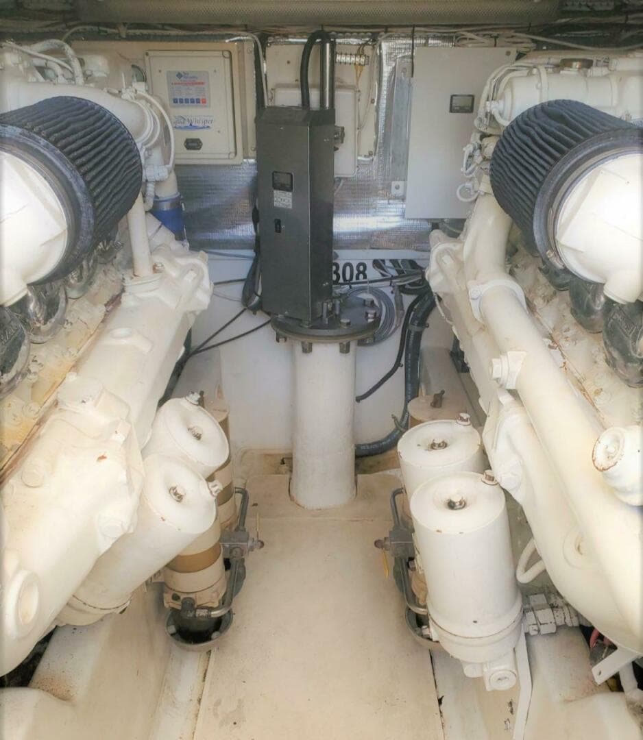 2003 Cabo Flybridge Sportfish — photo 16