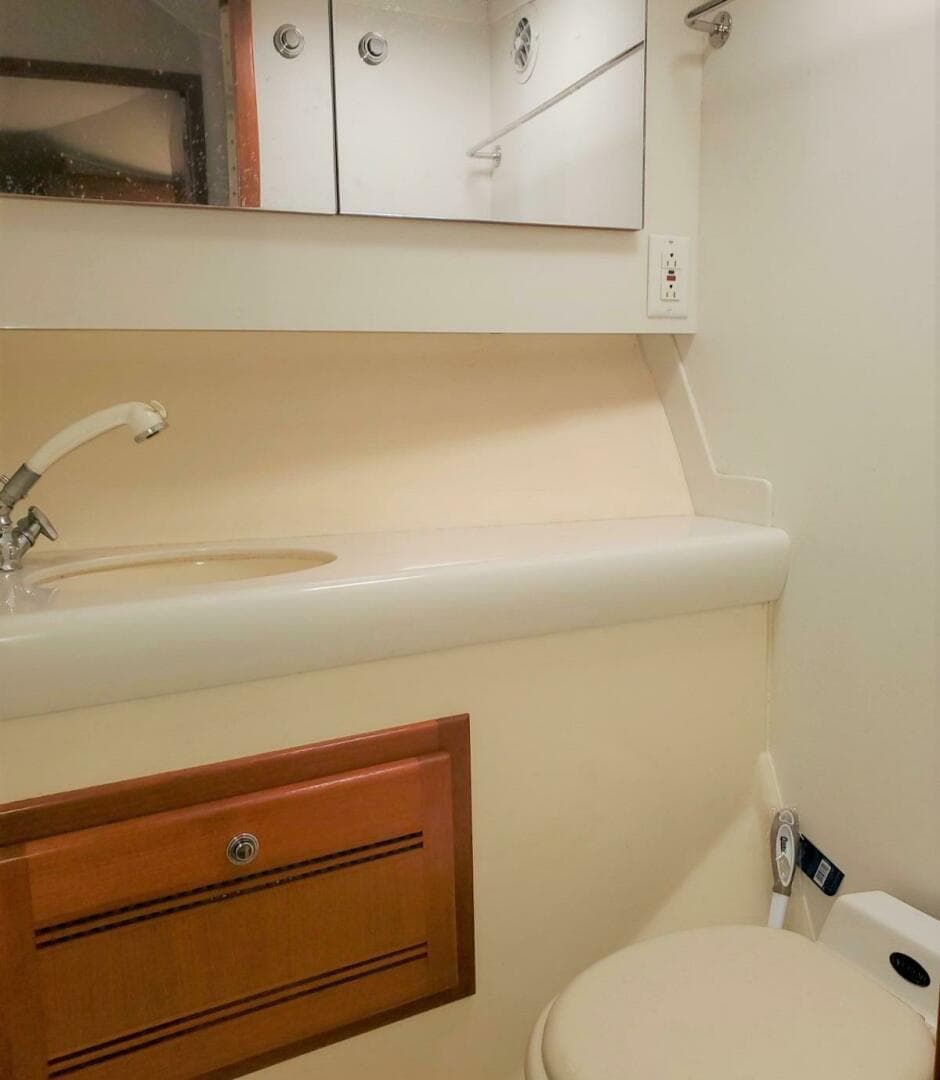 2003 Cabo Flybridge Sportfish — photo 6