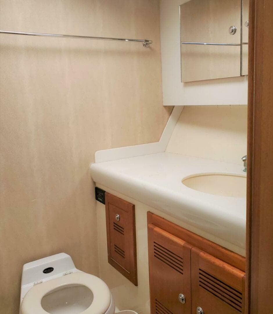 2003 Cabo Flybridge Sportfish — photo 7