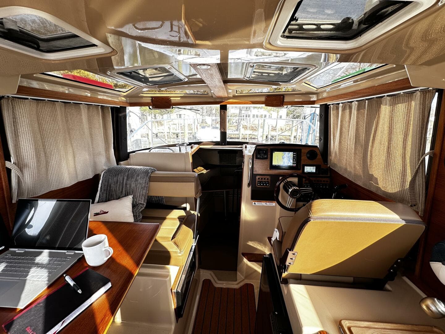 2019 Ranger Tugs R-23 — photo 16