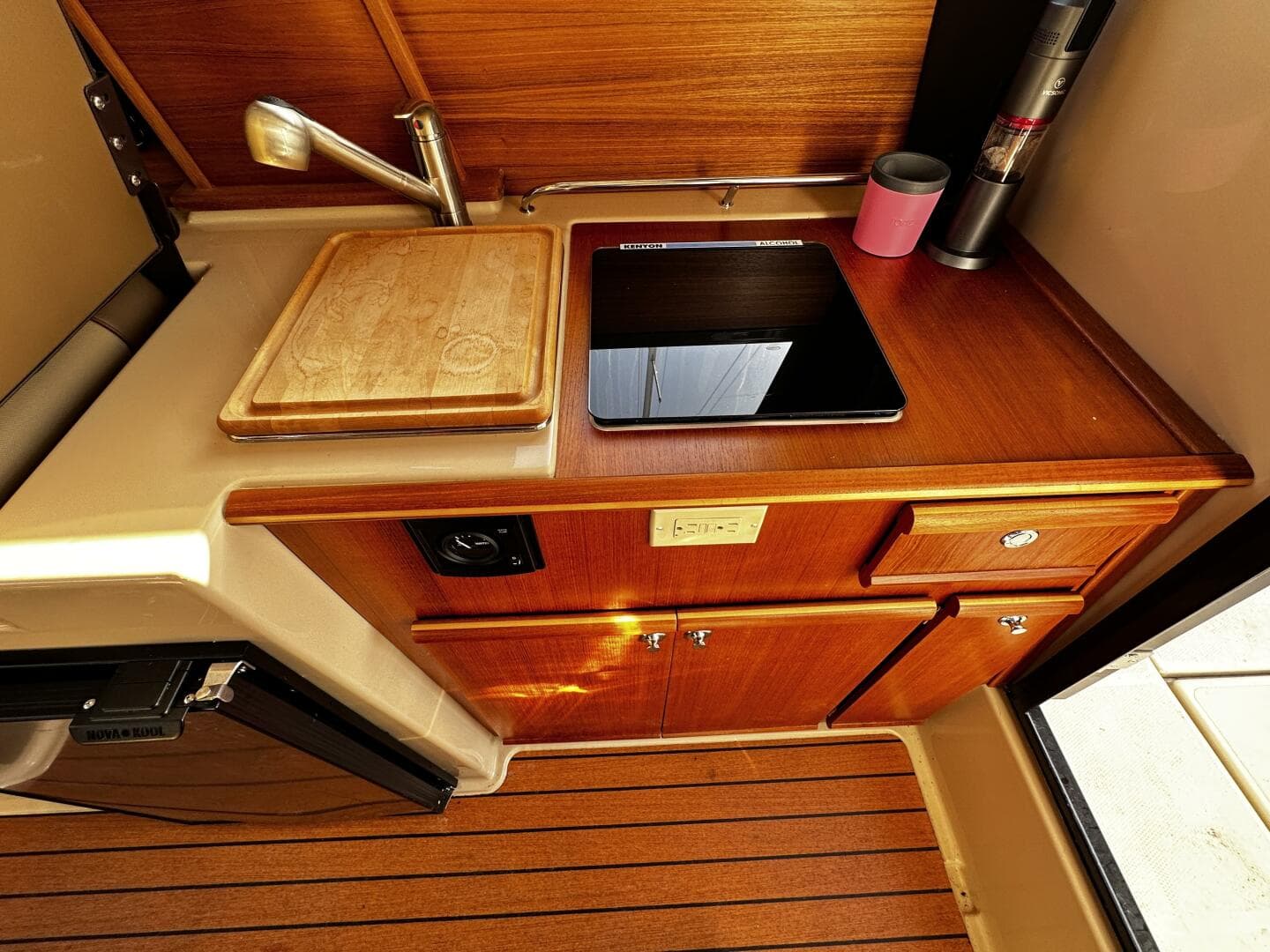 2019 Ranger Tugs R-23 — photo 29