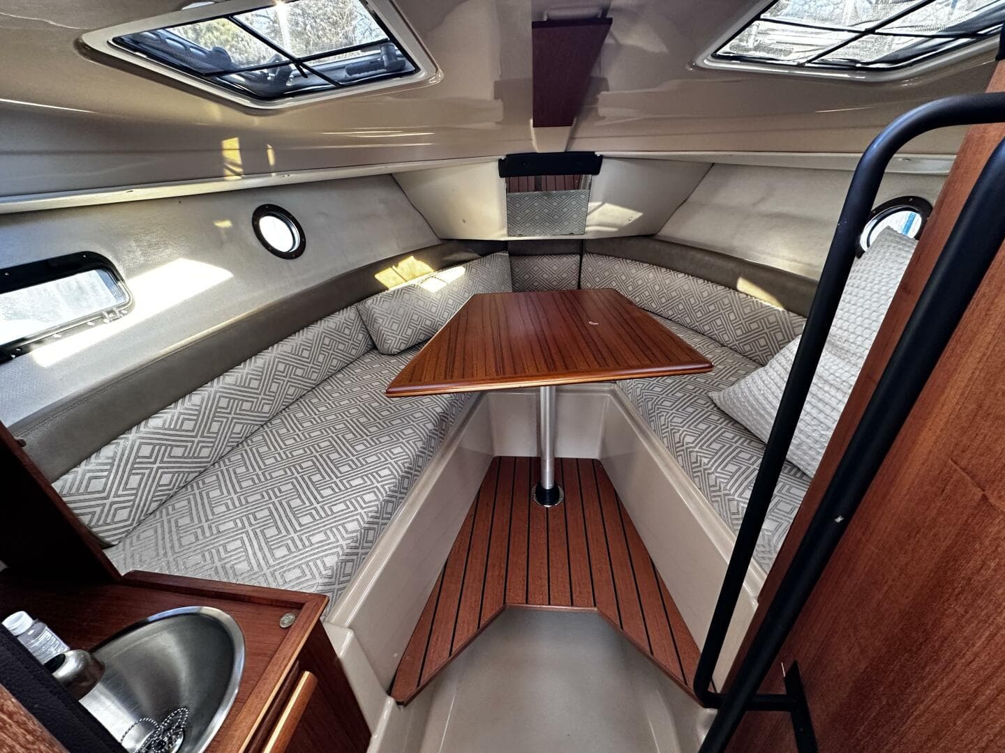 2019 Ranger Tugs R-23 — photo 27