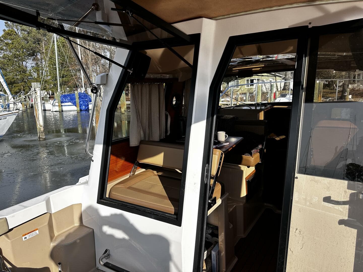 2019 Ranger Tugs R-23 — photo 12