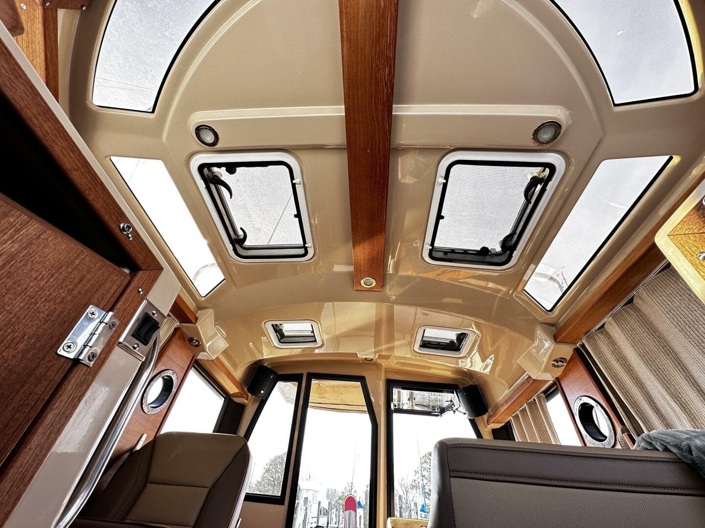 2019 Ranger Tugs R-23 — photo 15