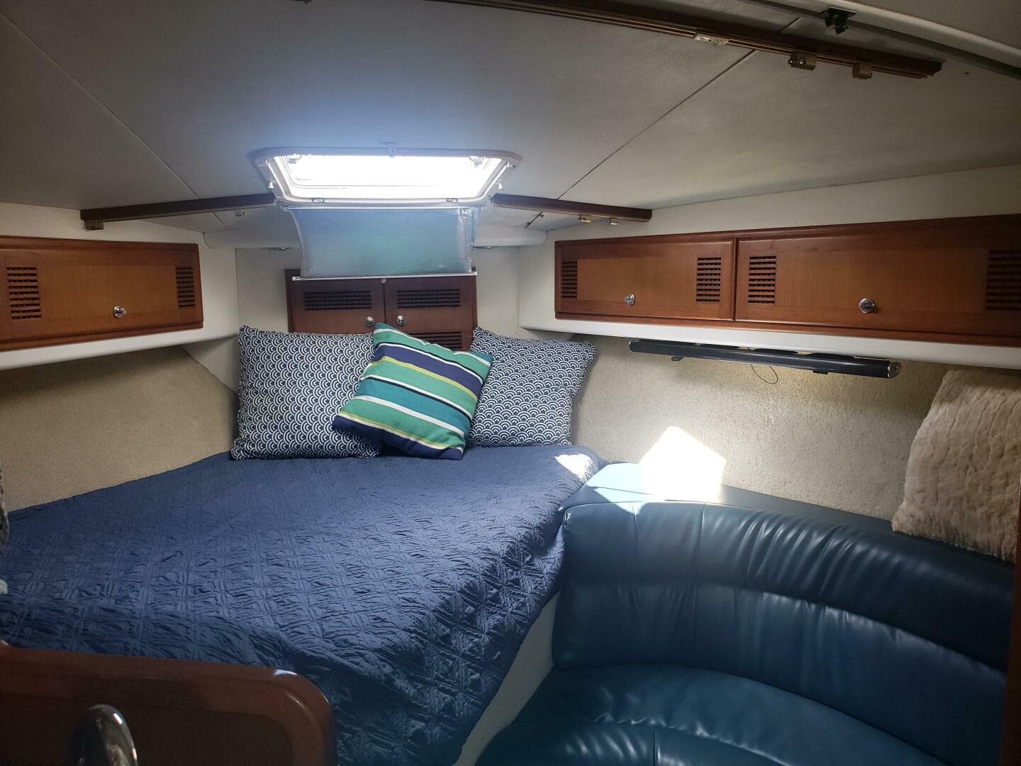 1999 Cabo Express Cruiser — photo 20