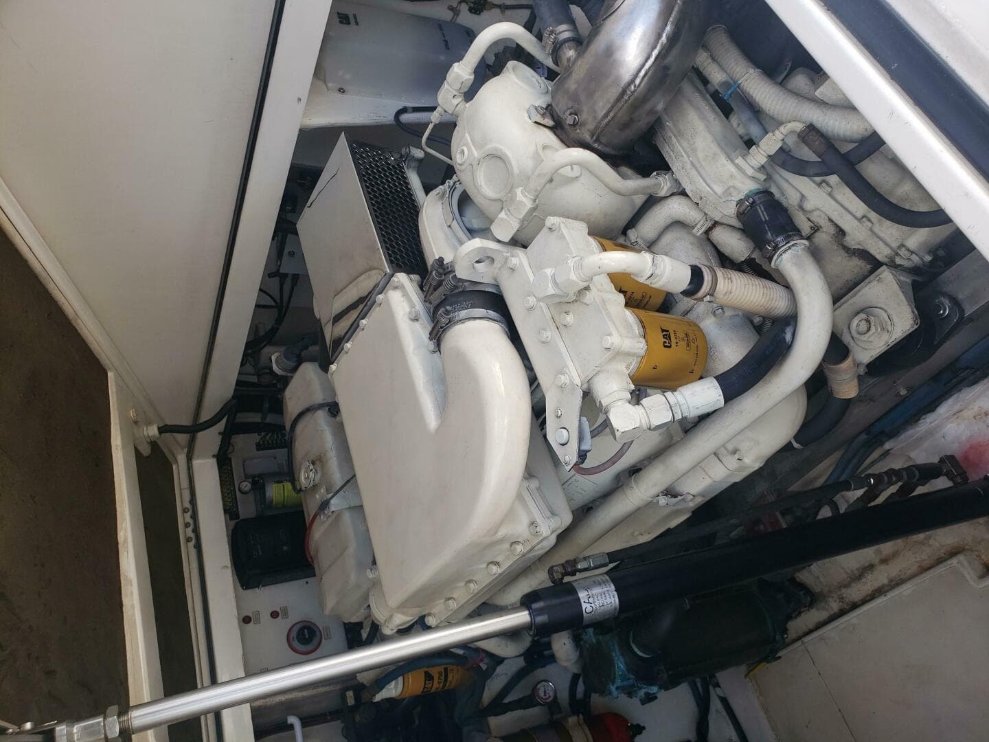 1999 Cabo Express Cruiser — photo 19