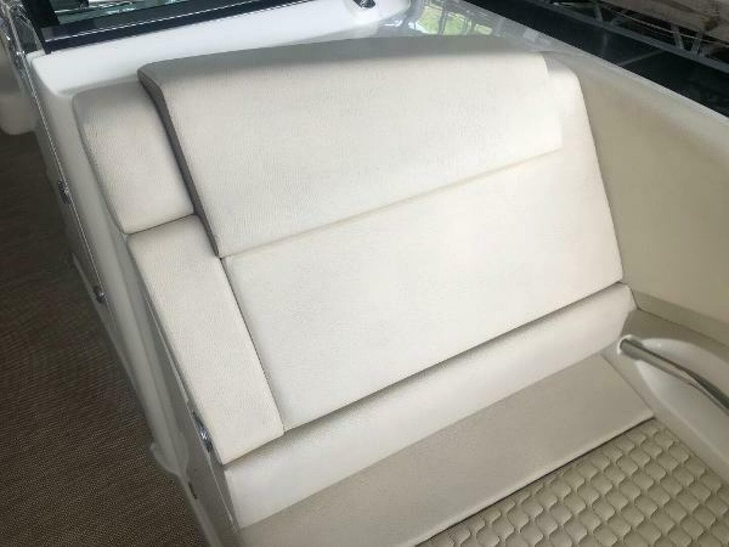 2020 Chris-Craft Launch 31 GT — photo 64