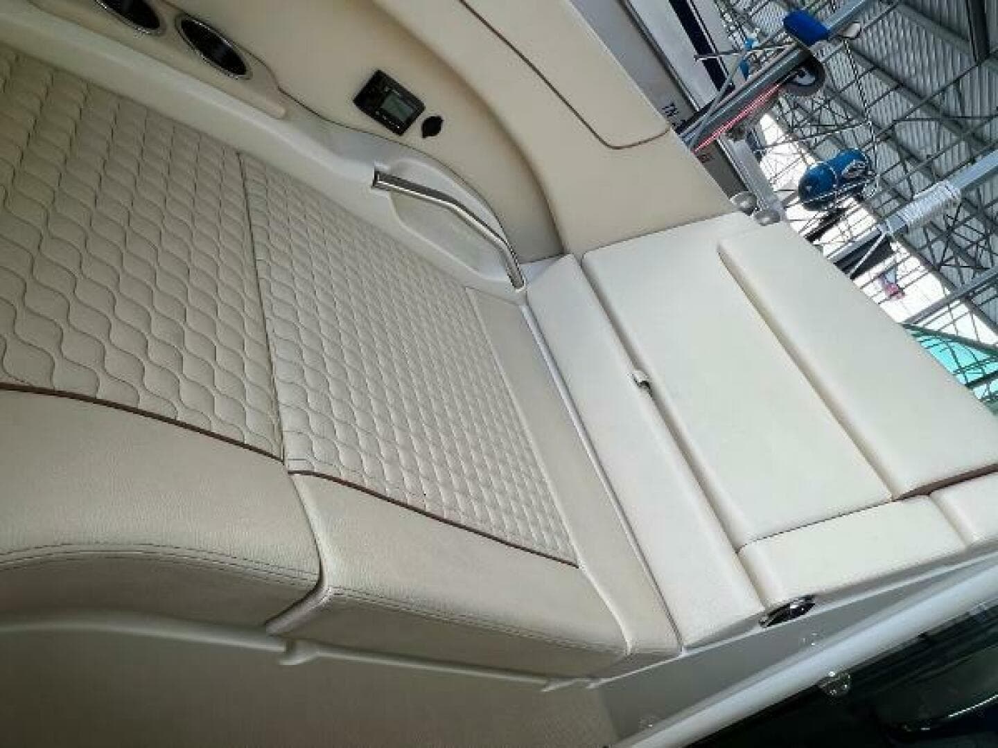 2020 Chris-Craft Launch 31 GT — photo 45