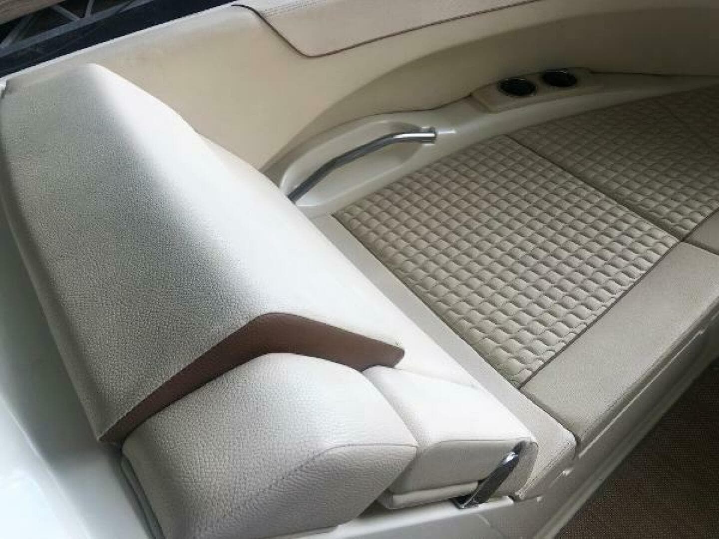 2020 Chris-Craft Launch 31 GT — photo 62