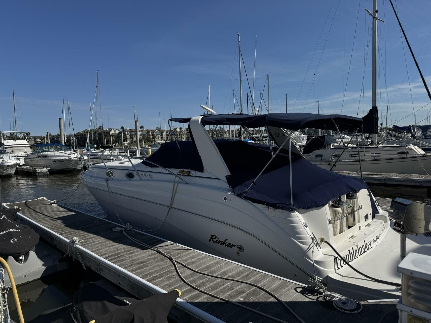 2002 Rinker 342 Fiesta Vee — photo 4