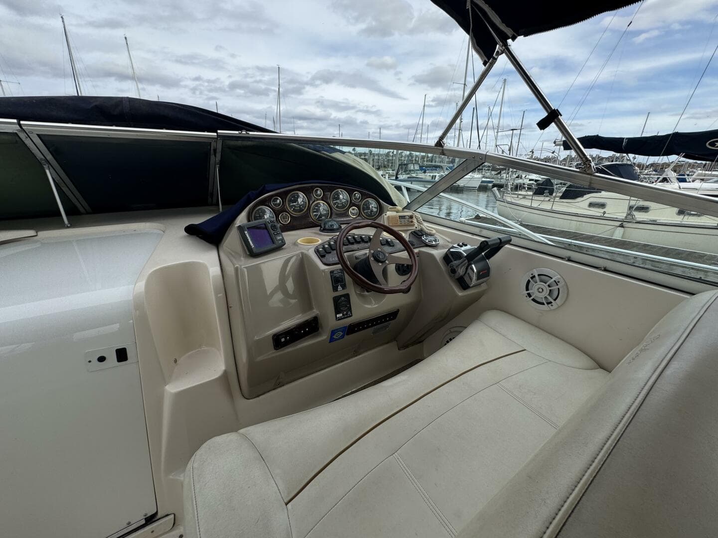 2002 Rinker 342 Fiesta Vee — photo 15