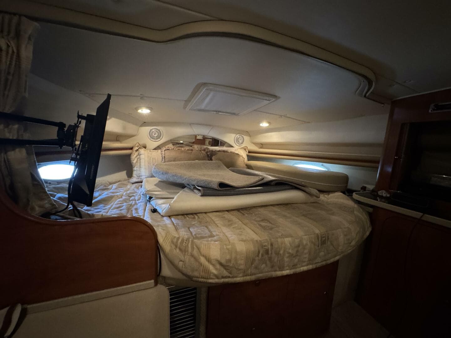 2002 Rinker 342 Fiesta Vee — photo 10