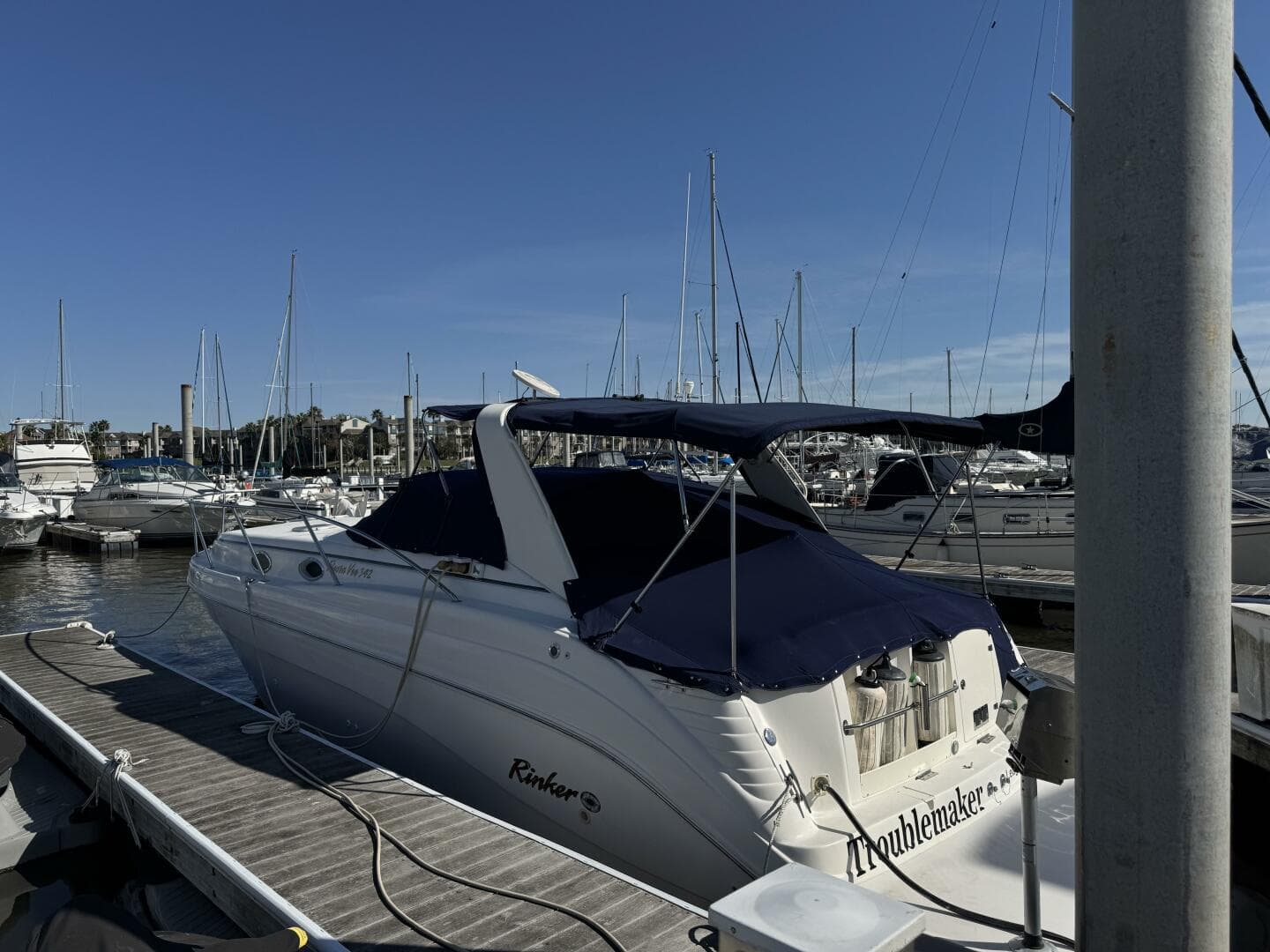 2002 Rinker 342 Fiesta Vee — photo 1