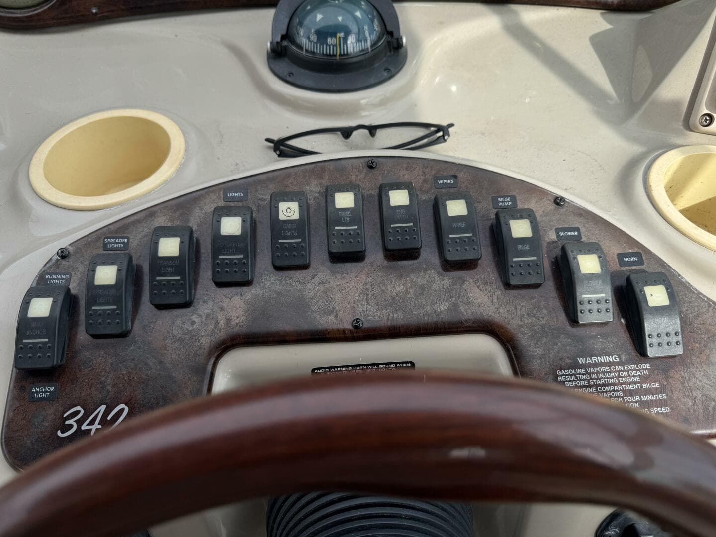 2002 Rinker 342 Fiesta Vee — photo 19