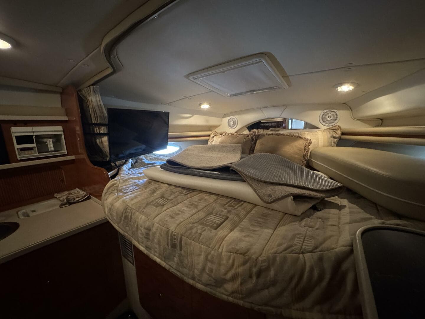 2002 Rinker 342 Fiesta Vee — photo 9