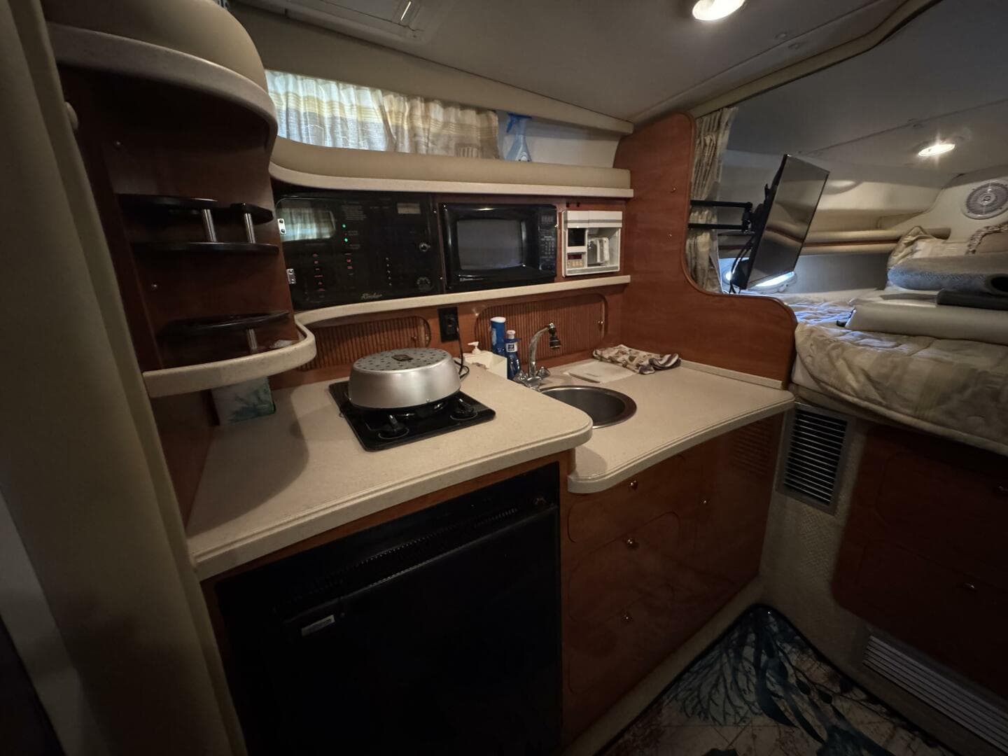 2002 Rinker 342 Fiesta Vee — photo 7