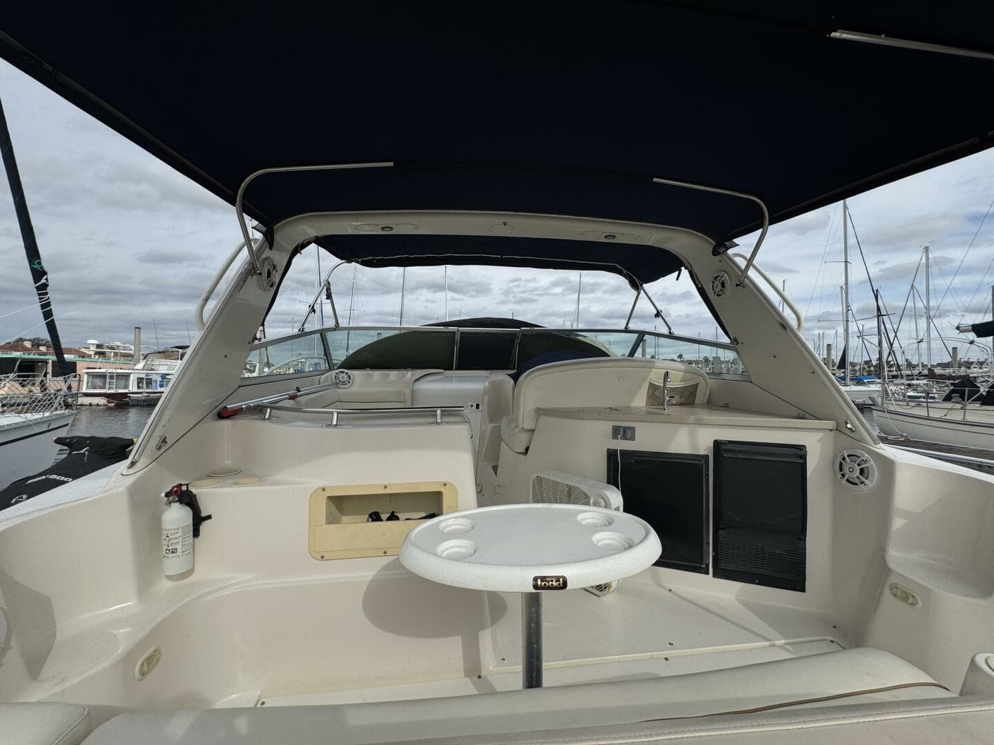2002 Rinker 342 Fiesta Vee — photo 25