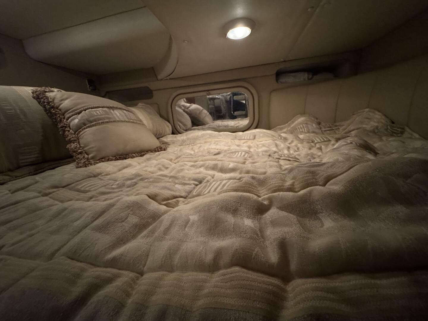 2002 Rinker 342 Fiesta Vee — photo 12