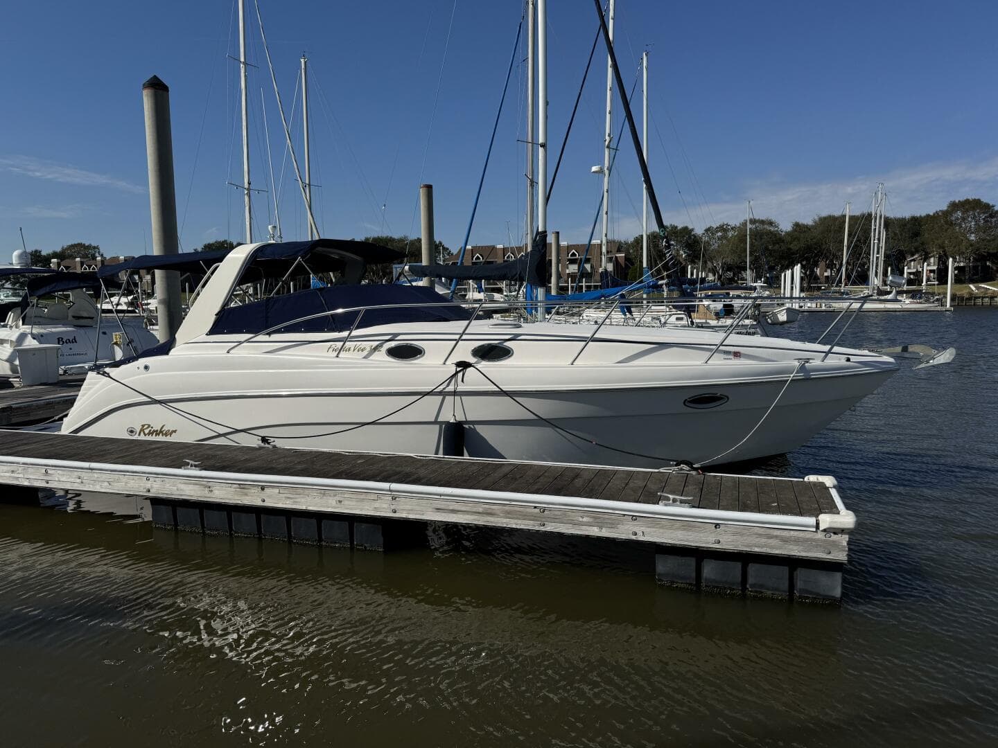 2002 Rinker 342 Fiesta Vee — photo 2