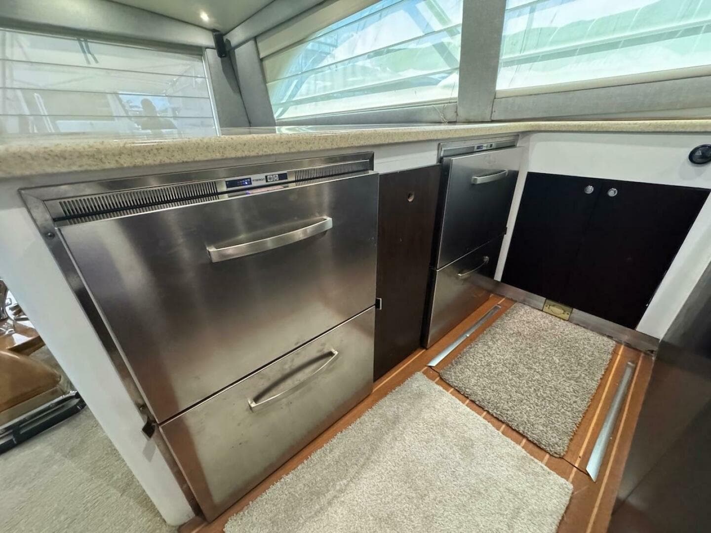 2000 Ocean Yachts 48 Convertible — photo 22