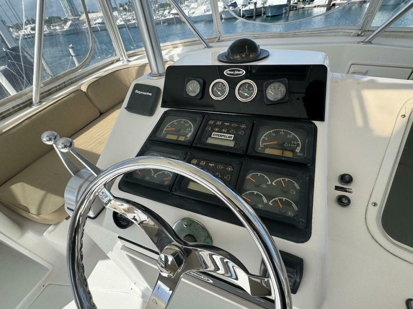 2000 Ocean Yachts 48 Convertible — photo 38