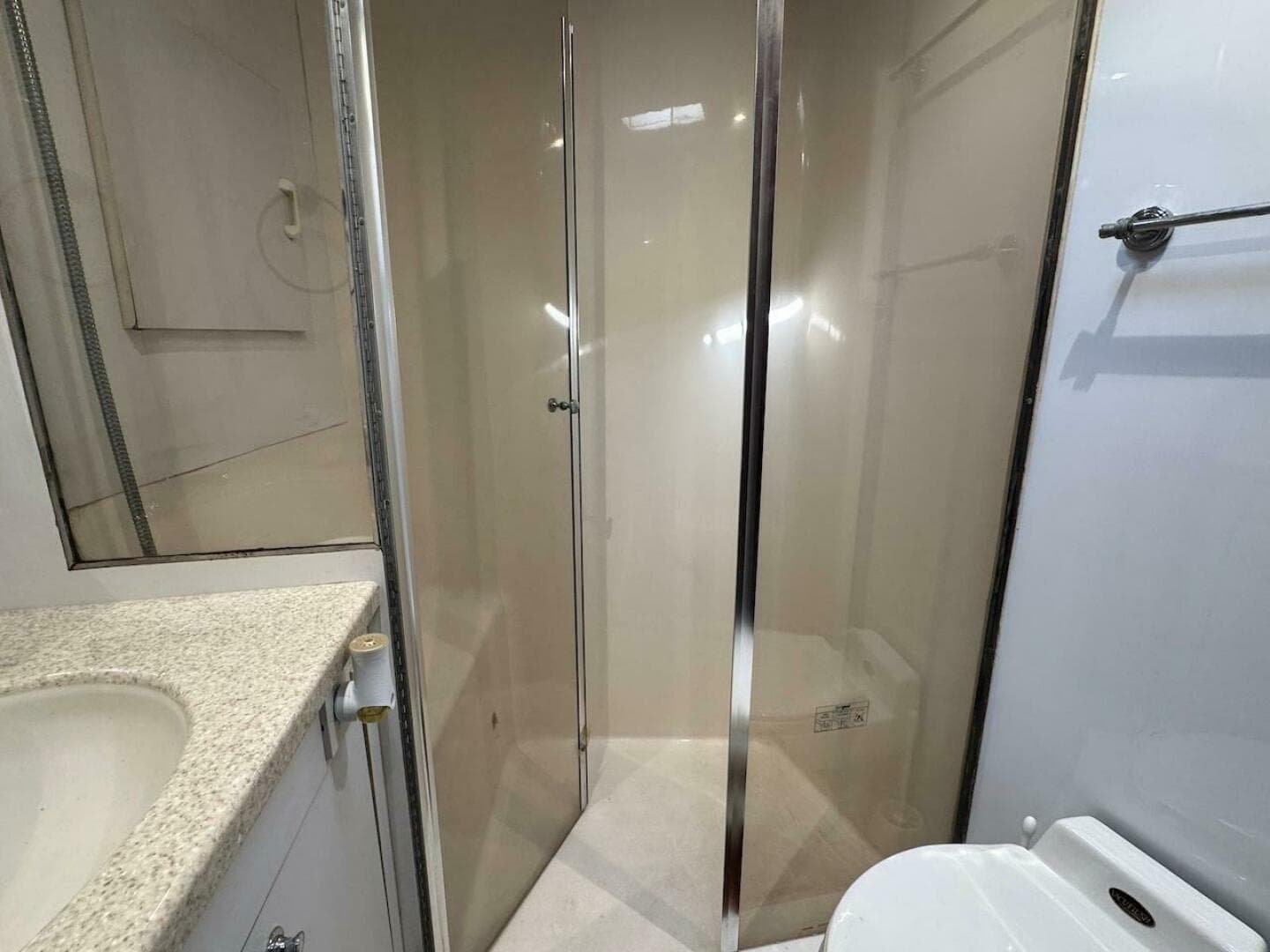 2000 Ocean Yachts 48 Convertible — photo 31