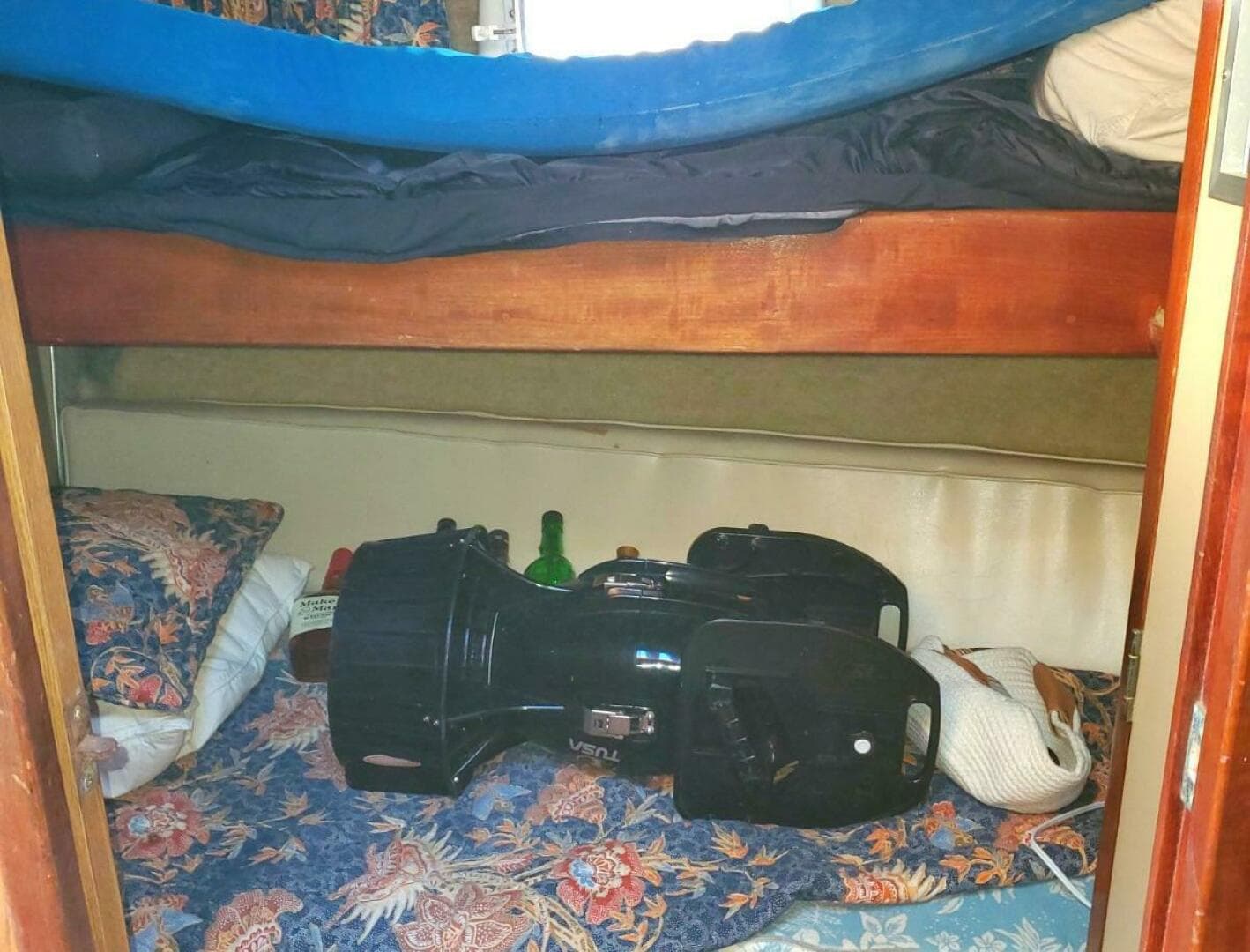 1979 Bertram 38 Convertible Sportfisher — photo 5