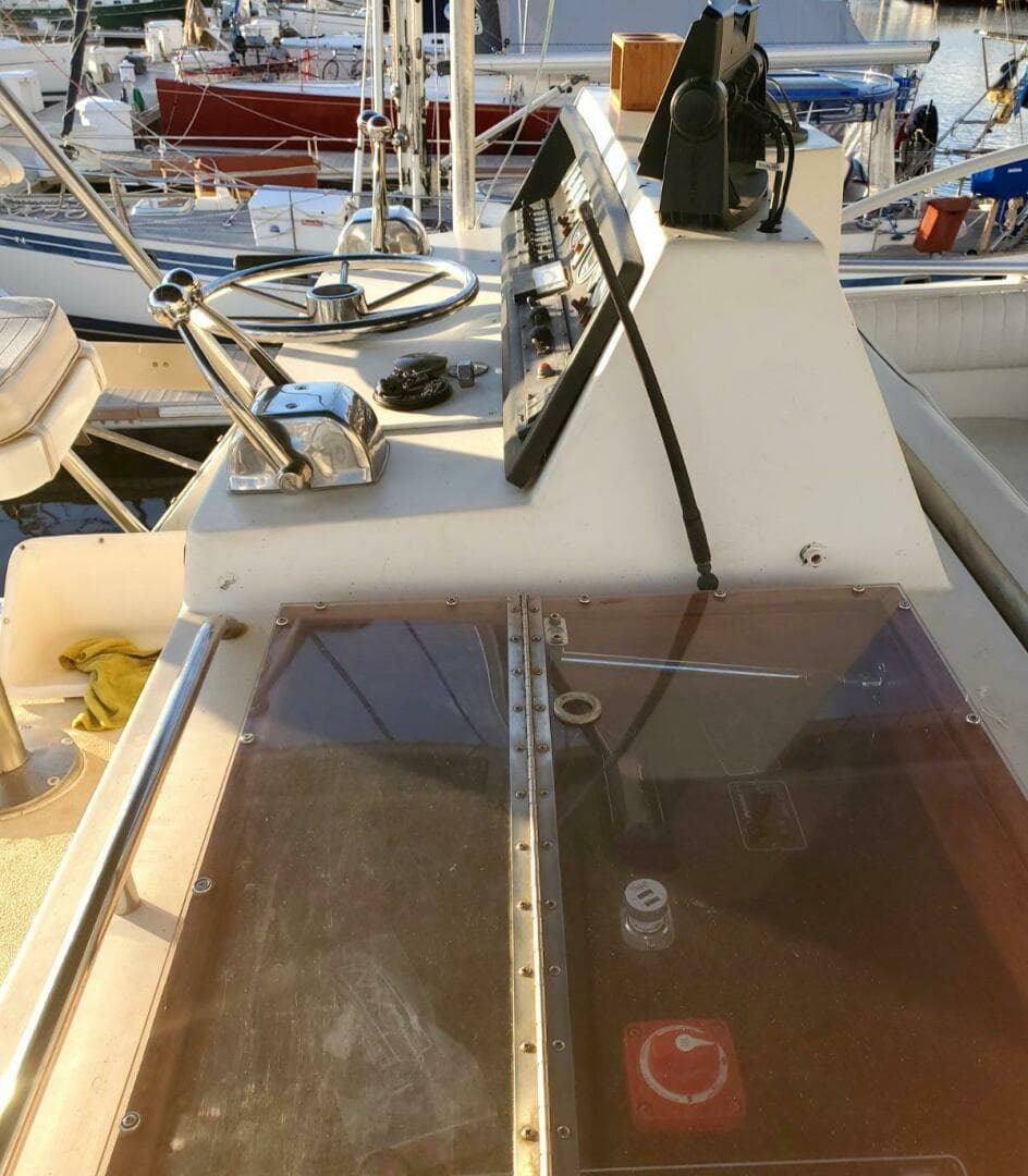 1979 Bertram 38 Convertible Sportfisher — photo 12