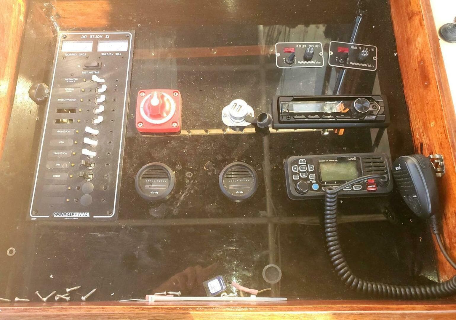 1979 Bertram 38 Convertible Sportfisher — photo 9