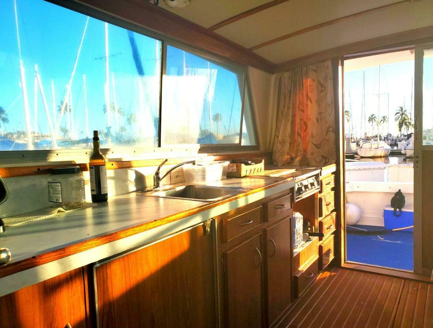 1979 Bertram 38 Convertible Sportfisher — photo 7