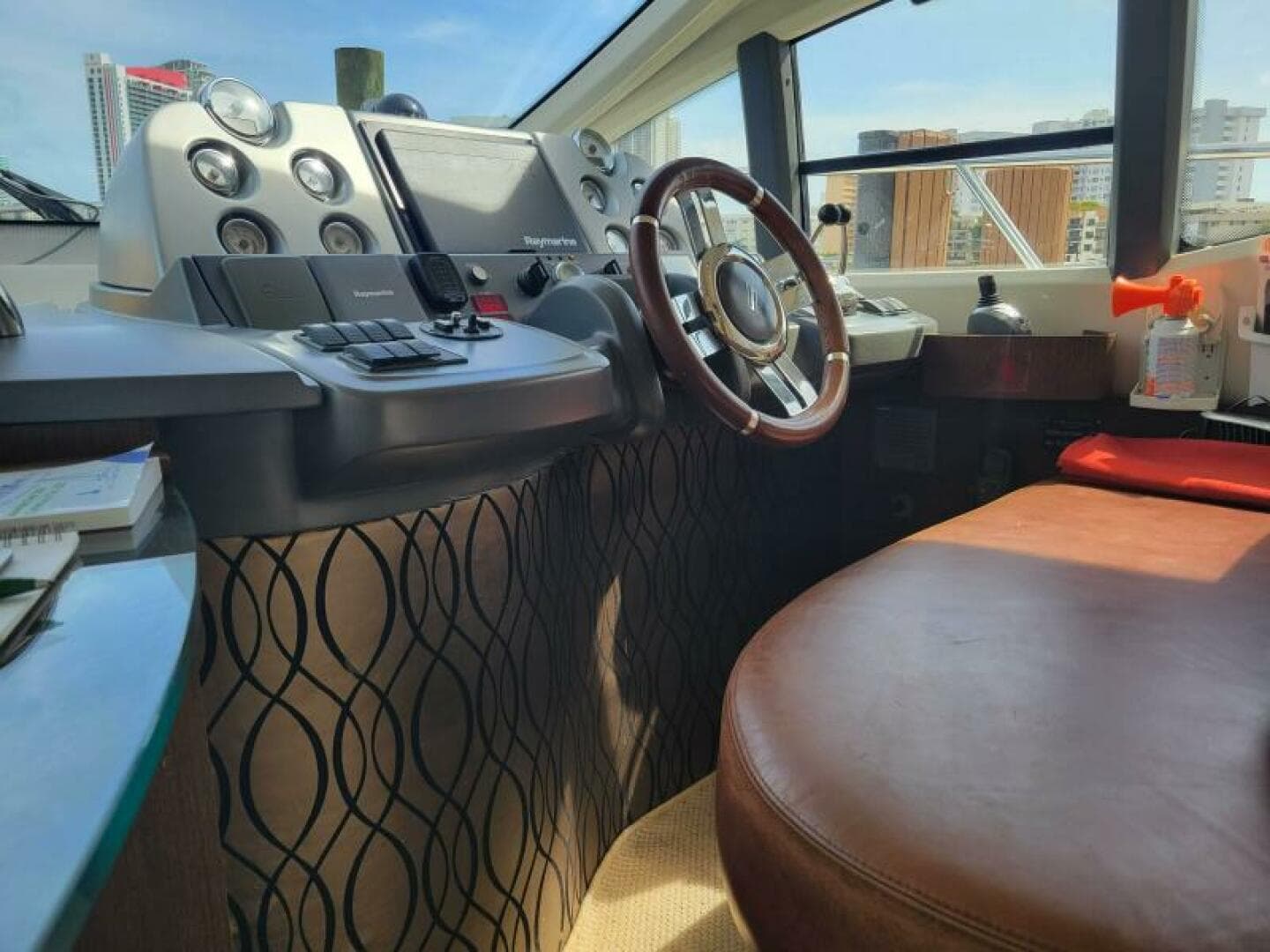 2009 Azimut 43S — photo 26