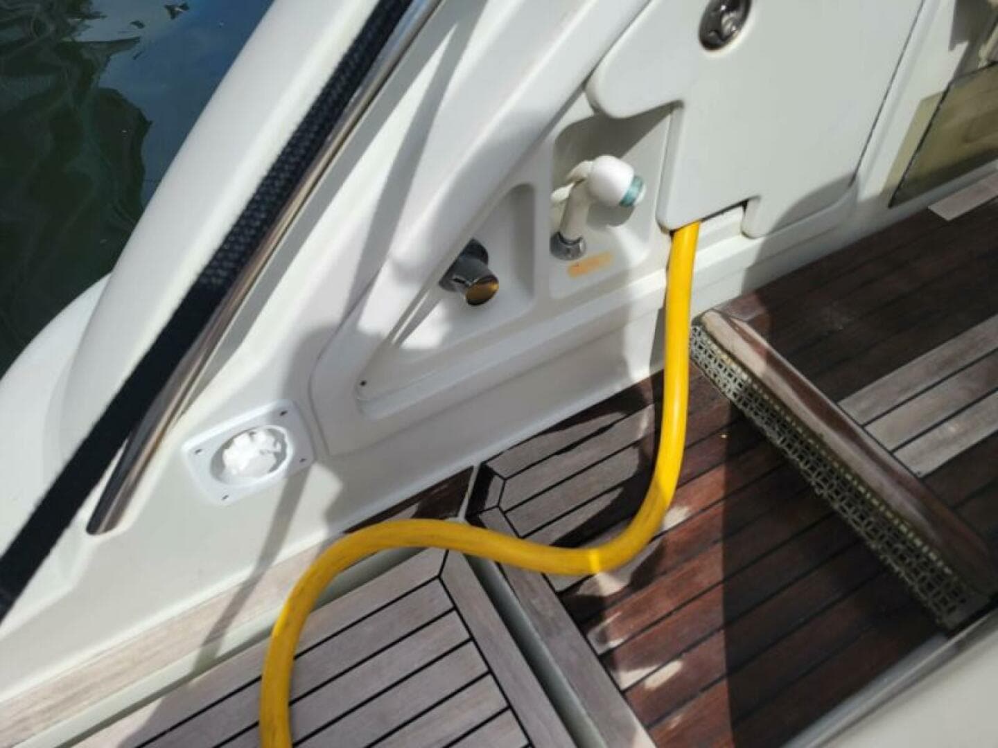 2009 Azimut 43S — photo 48