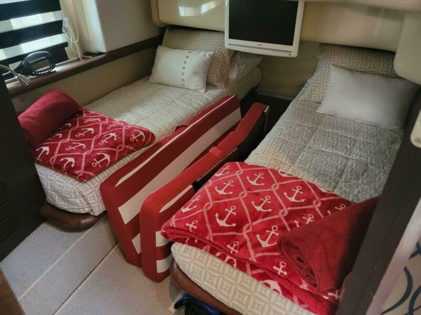 2009 Azimut 43S — photo 37