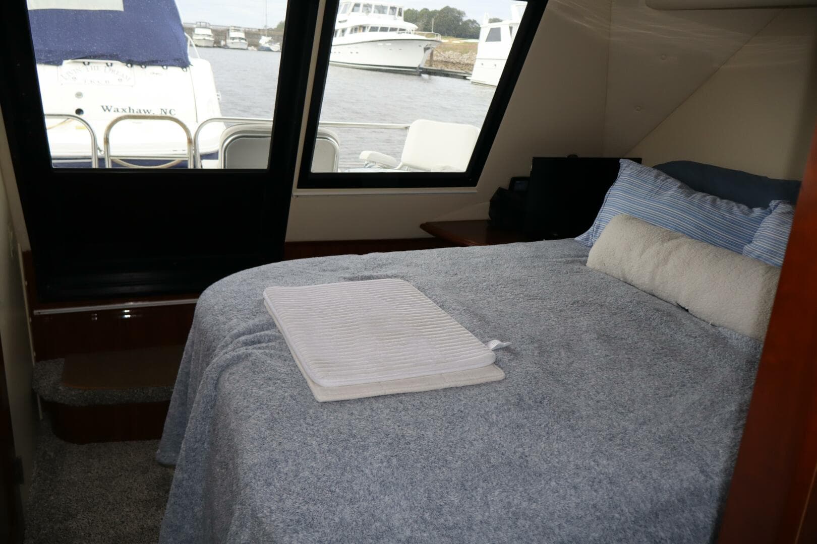 2006 Bluewater 5200 — photo 22