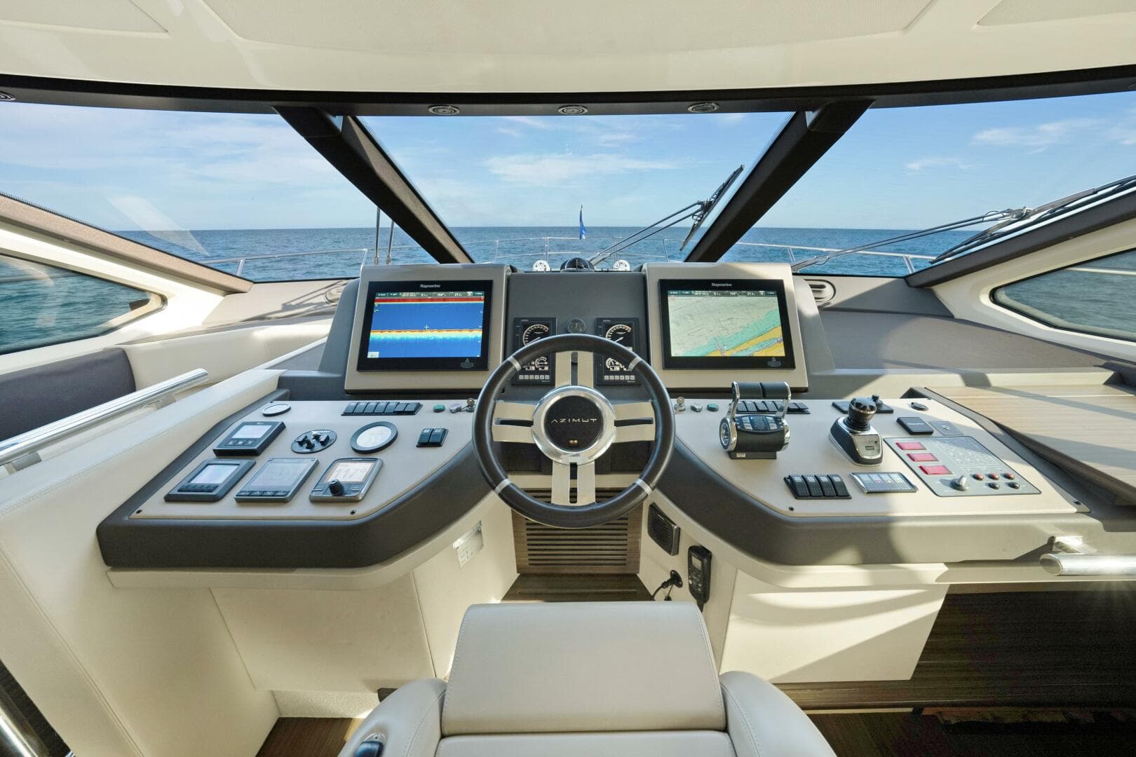 2017 Azimut 60 Fly — photo 17