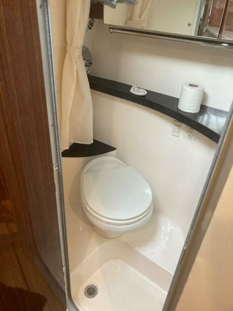 2015 Regal 28 Express — photo 29