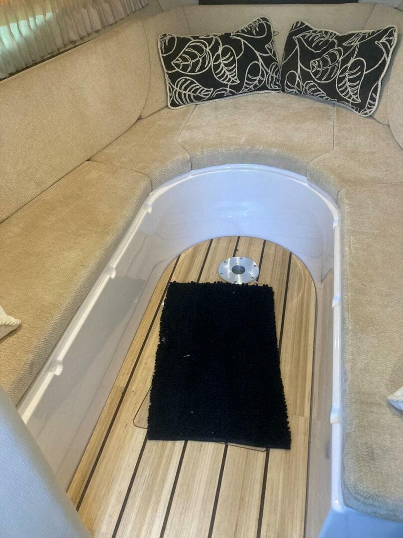 2015 Regal 28 Express — photo 34