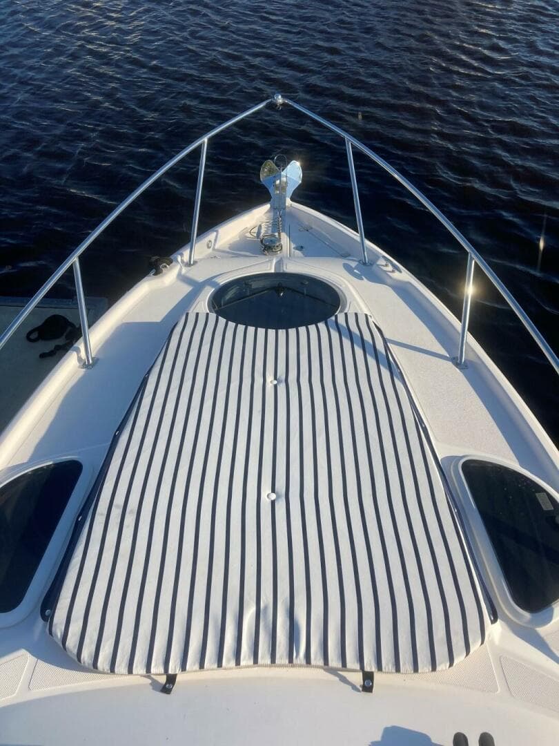 2015 Regal 28 Express — photo 6