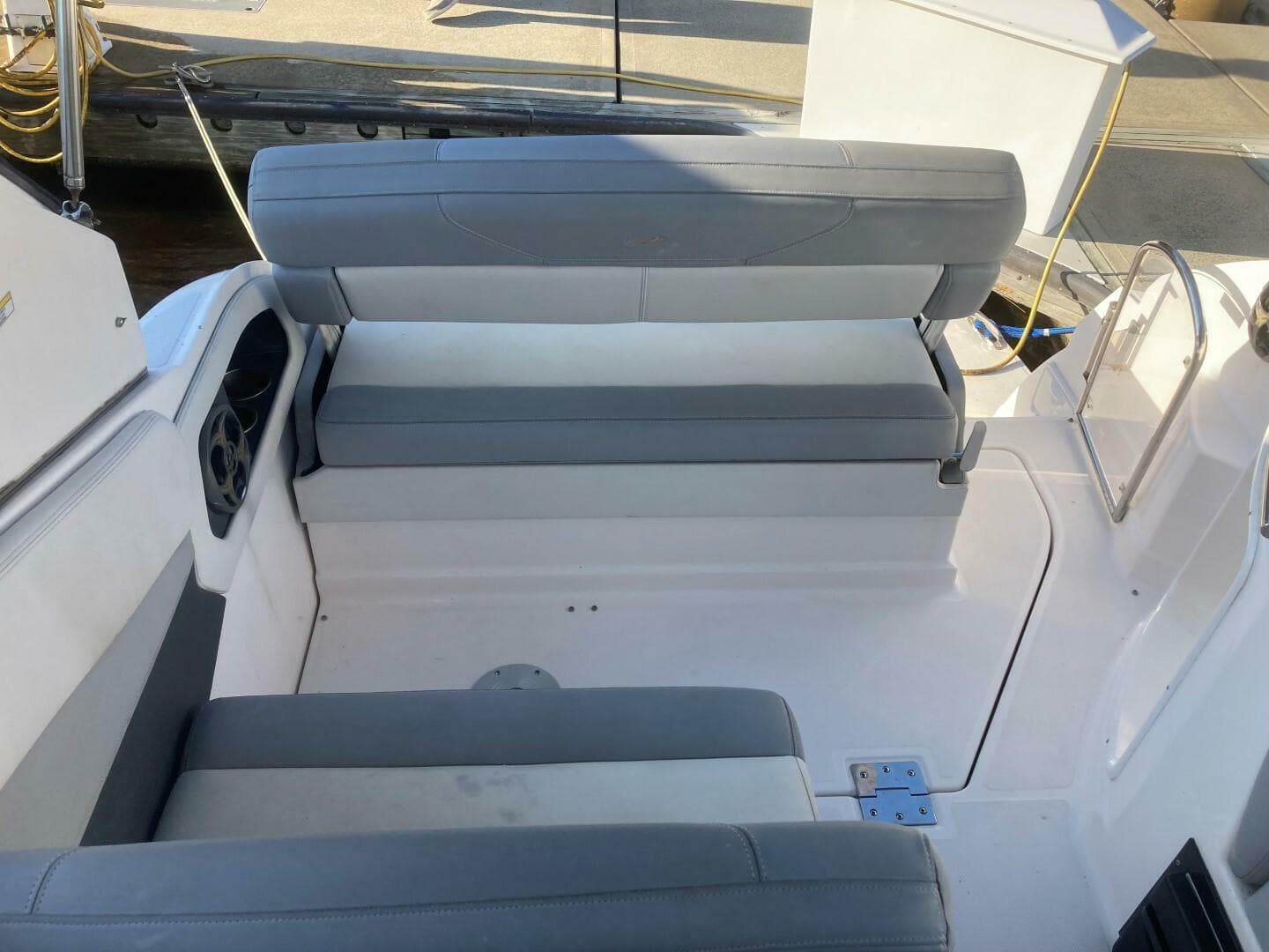 2015 Regal 28 Express — photo 20