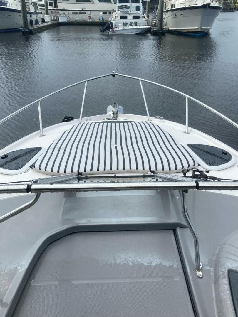 2015 Regal 28 Express — photo 12