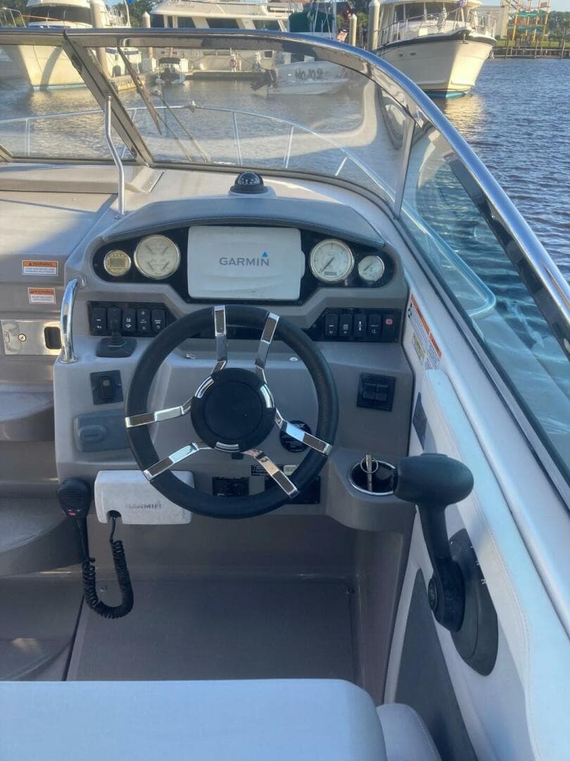 2015 Regal 28 Express — photo 8