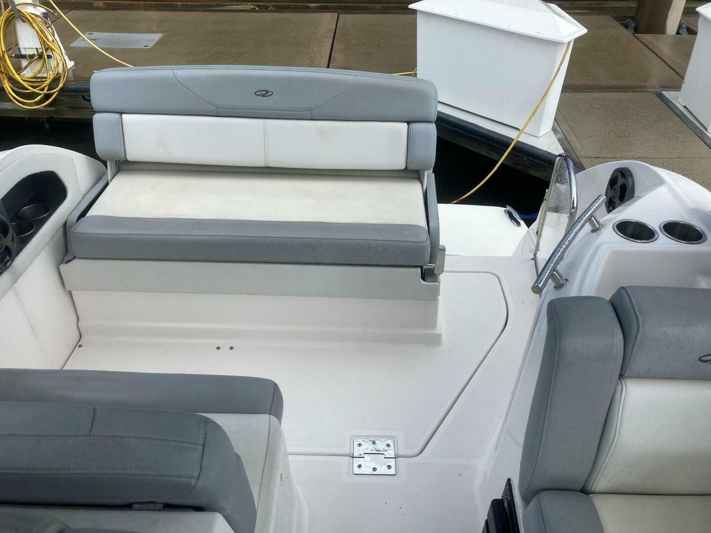 2015 Regal 28 Express — photo 17