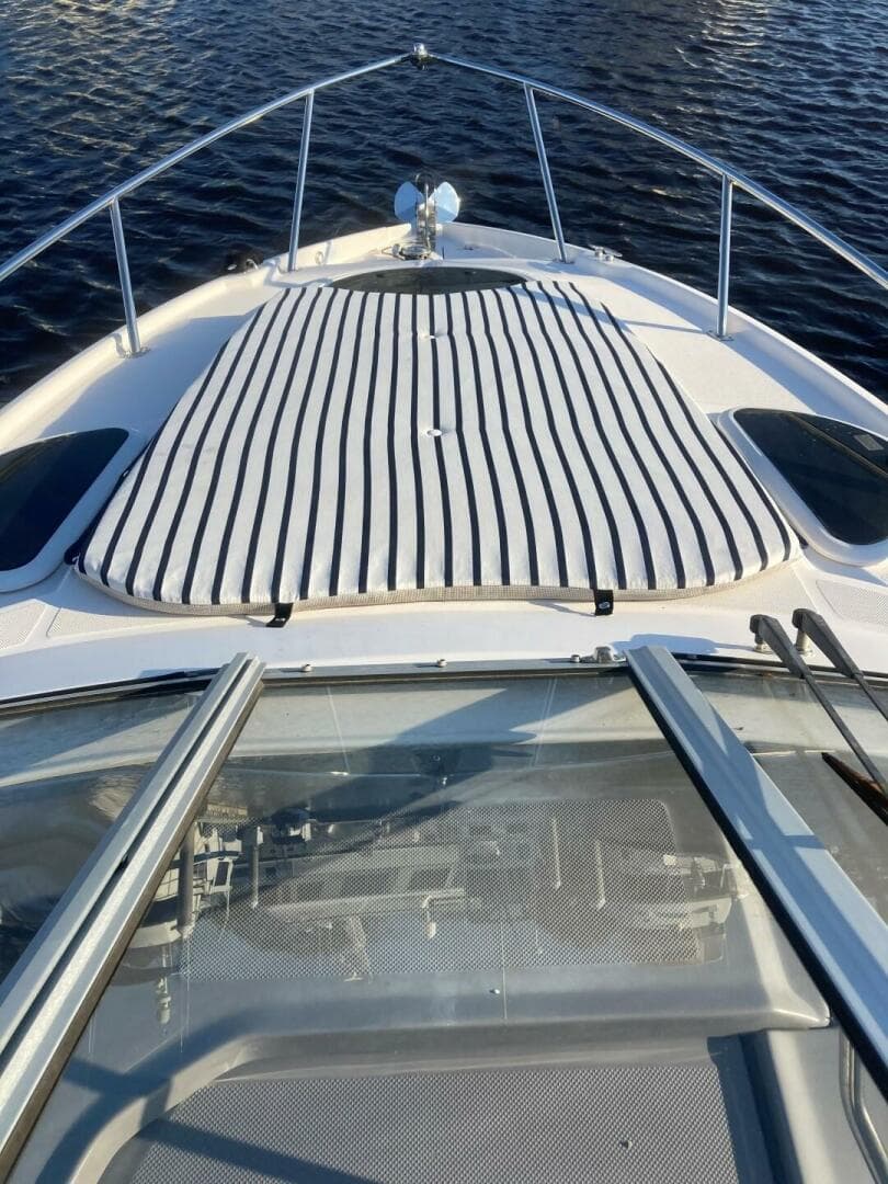 2015 Regal 28 Express — photo 14