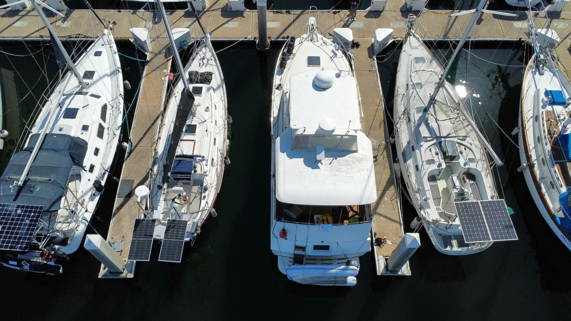 1994 Hatteras Double Cabin — photo 3