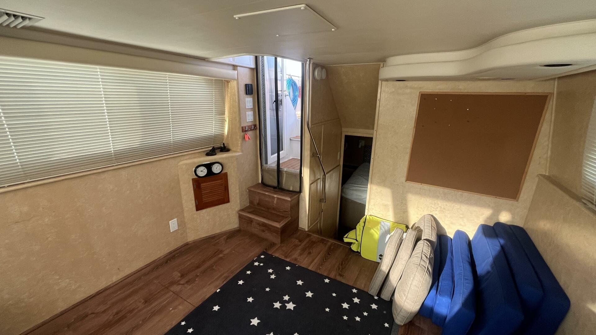 1994 Hatteras Double Cabin — photo 30