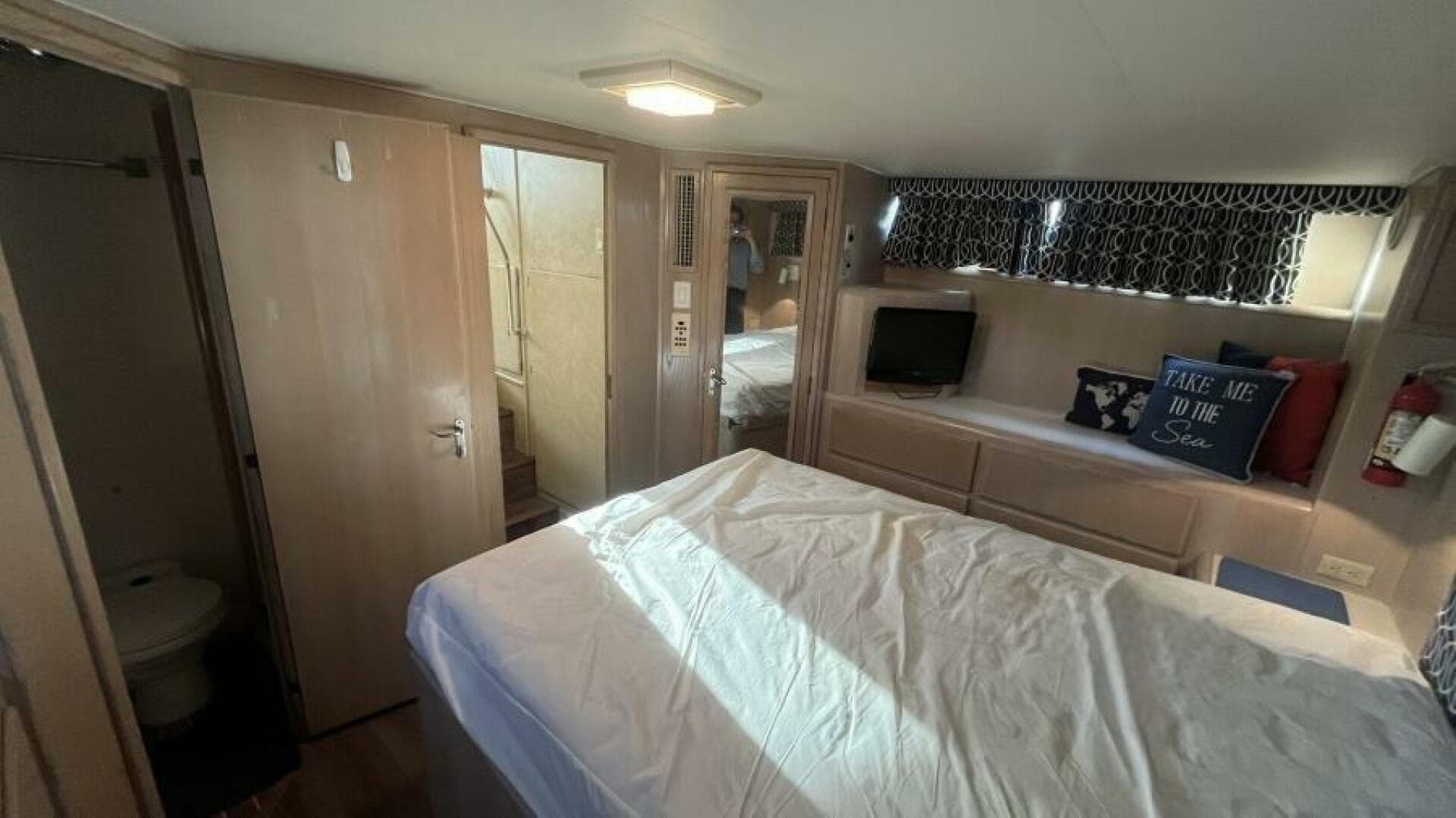 1994 Hatteras Double Cabin — photo 42